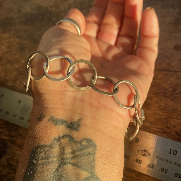 Sterling silver circle link cross bracelet - Picture 5 of 6